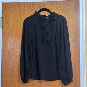 CABLE & GAUGE BUSINESS CASUAL TIE BLOUSE